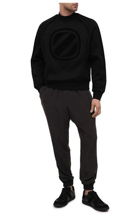 Мужской свитшот ZEGNA COUTURE черного цвета по цене 94450 руб., арт. CVVJ10/8VJ84 | Фото 2 Мужской свитшот ZEGNA COUTURE черного цвета, арт. CVVJ10/8VJ84 | Фото 2 (Материал внешний: Хлопок, Синтетический материал; Рукава: Длинные; Длина (для топов): Стандартные; Мужское Кросс-КТ: свитшот-одежда; Стили: Гранж; Принт: С принтом)