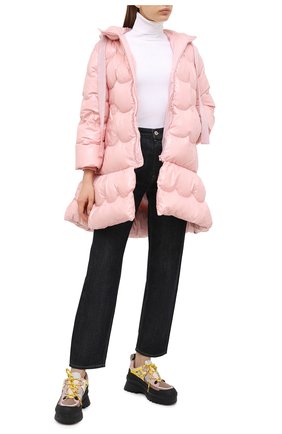 Женский пуховик REDVALENTINO светло-розового цвета по цене 82700 руб., арт. UR0CP00E/5L5 | Фото 2 Женский пуховик REDVALENTINO светло-розового цвета, арт. UR0CP00E/5L5 | Фото 2