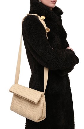 Женская сумка bv fold small BOTTEGA VENETA светло-бежевого цвета по цене 225500 руб., арт. 642637/V08Z1 | Фото 2 Женская сумка bv fold small BOTTEGA VENETA светло-бежевого цвета, арт. 642637/V08Z1 | Фото 2