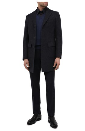 Мужской шерстяное пальто CORNELIANI темно-синего цвета, арт. 861422-0812119/00 | Фото 2 (Материал внешний: Шерсть; Материал подклада: Вискоза; Рукава: Длинные; Мужское Кросс-КТ: Верхняя одежда, пальто-верхняя одежда; Стили: Классический; Длина (верхняя одежда): До середины бедра)