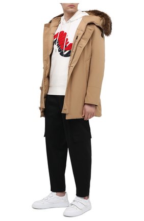 Мужская пуховая парка pola MONCLER бежевого цвета по цене 154800 руб., арт. F2-091-1C519-02-57843 | Фото 2 Мужская пуховая парка pola MONCLER бежевого цвета, арт. F2-091-1C519-02-57843 | Фото 2
