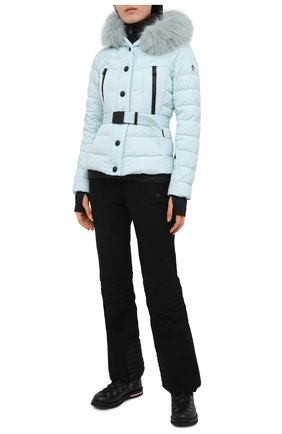 Женский пуховая куртка MONCLER голубого цвета по цене 152600 руб., арт. F2-098-1A510-02-5399E | Фото 2 Женский пуховая куртка MONCLER голубого цвета, арт. F2-098-1A510-02-5399E | Фото 2