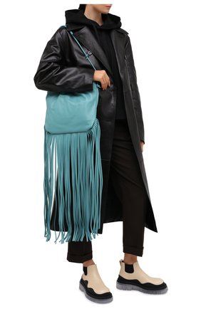 Женский сумка fringe pouch BOTTEGA VENETA голубого цвета по цене 199500 руб., арт. 630363/VCP40 | Фото 2 Женский сумка fringe pouch BOTTEGA VENETA голубого цвета, арт. 630363/VCP40 | Фото 2