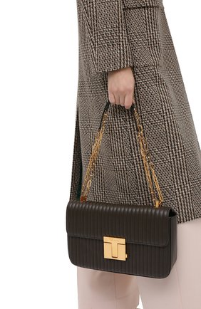 Женская сумка TOM FORD хаки цвета по цене 196000 руб., арт. L1339T-ICL019 | Фото 2 Женская сумка TOM FORD хаки цвета, арт. L1339T-ICL019 | Фото 2 (Материал: Натуральная кожа; Ремень/цепочка: На ремешке; Сумки-технические: Сумки через плечо; Размер: medium)