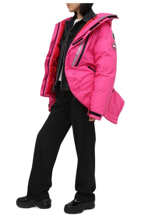 Женская пуховая куртка y/project x canada goose Y/PROJECT розового цвета по цене 195500 руб., арт. YPCGPARKA2 F231 | Фото 2 Женская пуховая куртка y/project x canada goose Y/PROJECT розового цвета, арт. YPCGPARKA2 F231 | Фото 2