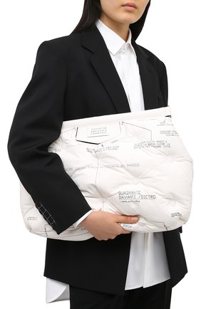 Женская сумка glam slam large MAISON MARGIELA белого цвета по цене 177000 руб., арт. S61WG0030/PS123 | Фото 2 Женская сумка glam slam large MAISON MARGIELA белого цвета, арт. S61WG0030/PS123 | Фото 2
