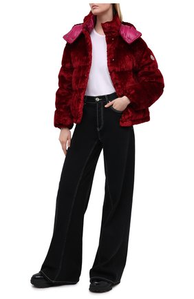 Женский пуховая куртка MONCLER красного цвета по цене 152600 руб., арт. F2-093-1A571-00-54AQ1 | Фото 2 Женский пуховая куртка MONCLER красного цвета, арт. F2-093-1A571-00-54AQ1 | Фото 2
