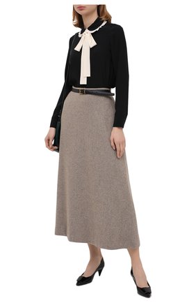 Женская шелковая блузка REDVALENTINO черно-белого цвета по цене 37750 руб., арт. UR3ABA80/48P | Фото 2 Женская шелковая блузка REDVALENTINO черно-белого цвета, арт. UR3ABA80/48P | Фото 2