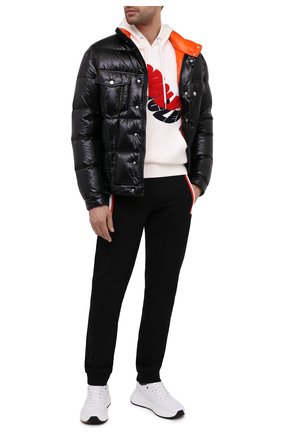 Мужской хлопковые джоггеры MONCLER черного цвета по цене 40500 руб., арт. F2-091-8H710-00-V8148 | Фото 2 Мужской хлопковые джоггеры MONCLER черного цвета, арт. F2-091-8H710-00-V8148 | Фото 2