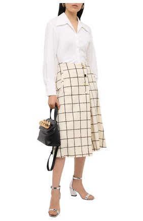 Женские кожаные босоножки BURBERRY серебряного цвета по цене 41300 руб., арт. 8031422 | Фото 2 Женские кожаные босоножки BURBERRY серебряного цвета, арт. 8031422 | Фото 2