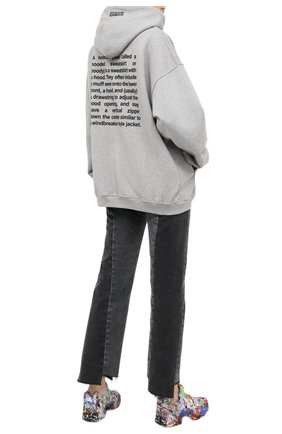 Женская хлопковое худи VETEMENTS серого цвета по цене 73300 руб., арт. UE51TR310G 1601/W | Фото 2 Женская хлопковое худи VETEMENTS серого цвета, арт. UE51TR310G 1601/W | Фото 2