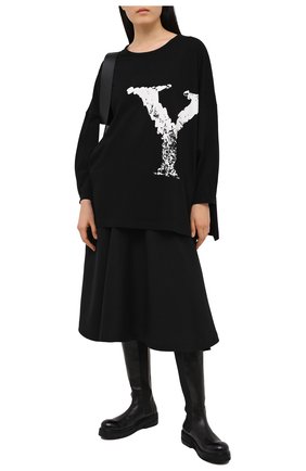 Женская хлопковый лонгслив YOHJI YAMAMOTO черного цвета по цене 34950 руб., арт. NR-T61-077 | Фото 2 Женская хлопковый лонгслив YOHJI YAMAMOTO черного цвета, арт. NR-T61-077 | Фото 2