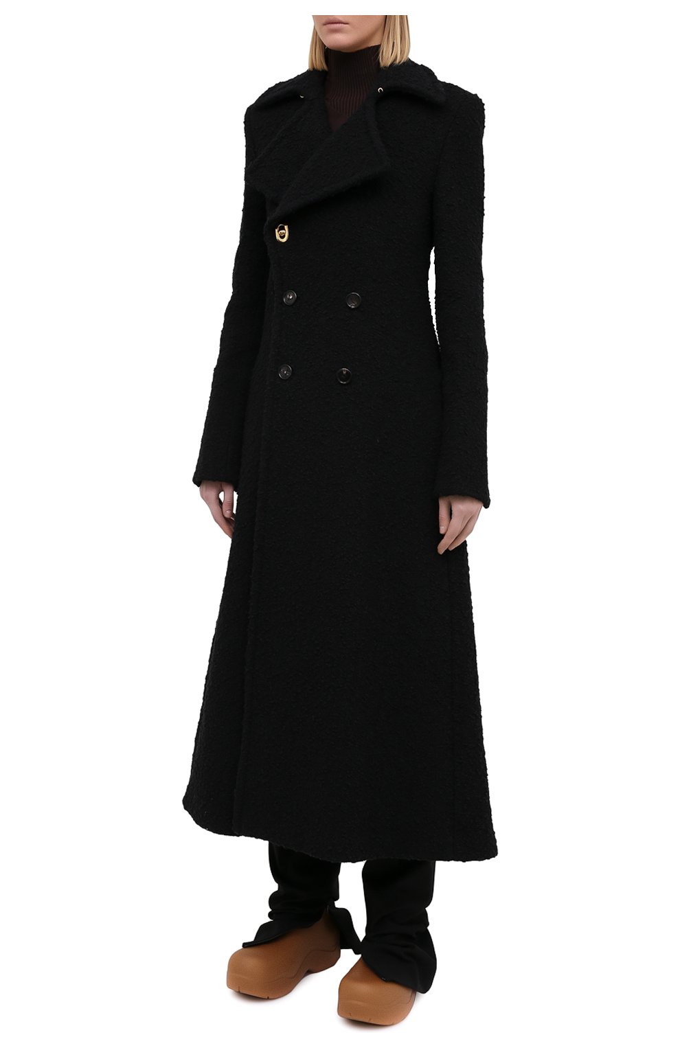 Женское пальто BOTTEGA VENETA черного цвета, арт. 640689/V03D0 | Фото 3 (Рукава: Длинные; Региональные ограничения белый список (Axapta Mercury): RU; Материал внешний: Хлопок; Стили: Классический; Длина (верхняя одежда): Длинные; 1-2-бортные: Двубортные; Материал подклада: Купро)