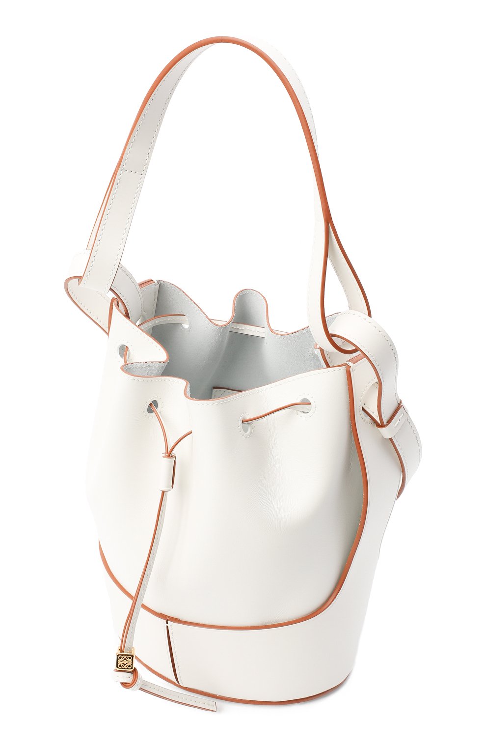 Женская сумка balloon LOEWE белого цвета по цене 0 руб., арт. A710C31X31 | Фото 4 Женская сумка balloon LOEWE белого цвета, арт. A710C31X31 | Фото 4 (Сумки-технические: Сумки через плечо, Сумки top-handle; Материал: Натуральная кожа; Ремень/цепочка: На ремешке; Размер: small)