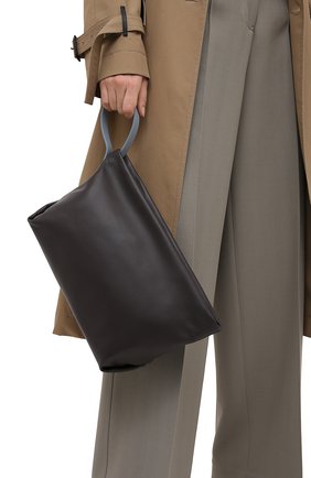 Женский клатч inside out LORO PIANA серого цвета по цене 129500 руб., арт. FAI7899 | Фото 2 Женский клатч inside out LORO PIANA серого цвета, арт. FAI7899 | Фото 2