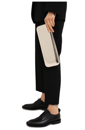 Женский клатч JIL SANDER серебряного цвета по цене 69950 руб., арт. JSWR856489-WRB00082F | Фото 2 Женский клатч JIL SANDER серебряного цвета, арт. JSWR856489-WRB00082F | Фото 2
