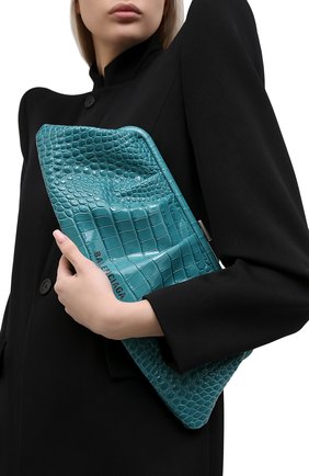 Женский клатч cloud BALENCIAGA голубого цвета по цене 97300 руб., арт. 618899/1R053 | Фото 2 Женский клатч cloud BALENCIAGA голубого цвета, арт. 618899/1R053 | Фото 2