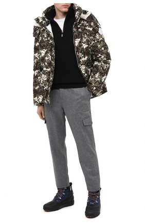 Мужская пуховая куртка blanc MONCLER хаки цвета по цене 158900 руб., арт. F2-091-1B566-00-54AND | Фото 2 Мужская пуховая куртка blanc MONCLER хаки цвета, арт. F2-091-1B566-00-54AND | Фото 2