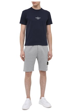 Мужские хлопковые шорты STONE ISLAND светло-серого цвета по цене 18550 руб., арт. 731564620 | Фото 2 Мужские хлопковые шорты STONE ISLAND светло-серого цвета, арт. 731564620 | Фото 2
