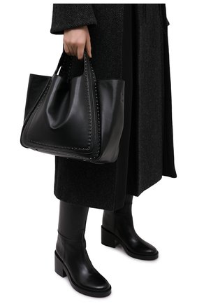 Женский сумка-шопер valentino garavani atelier VALENTINO черного цвета по цене 199500 руб., арт. UW0B0H86/GXU | Фото 2 Женский сумка-шопер valentino garavani atelier VALENTINO черного цвета, арт. UW0B0H86/GXU | Фото 2