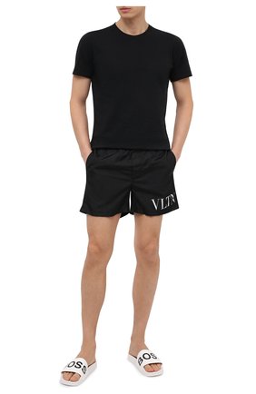 Детского плавки-шорты VALENTINO черного цвета по цене 29950 руб., арт. RV3UH028DMA | Фото 2 Детского плавки-шорты VALENTINO черного цвета, арт. RV3UH028DMA | Фото 2