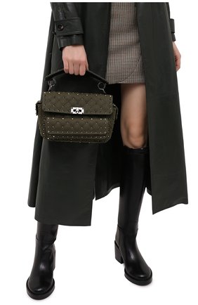 Женская сумка valentino garavani rockstud spike VALENTINO хаки цвета по цене 199500 руб., арт. UW0B0H70/FZM | Фото 2 Женская сумка valentino garavani rockstud spike VALENTINO хаки цвета, арт. UW0B0H70/FZM | Фото 2
