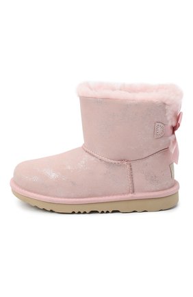 Детские угги mini bailey bow ii shimmer UGG розового цвета по цене 13650 руб., арт. 1116173K_PCD | Фото 2 Детские угги mini bailey bow ii shimmer UGG розового цвета, арт. 1116173K_PCD | Фото 2 (Материал внешний: Замша; Материал утеплителя: Шерсть, Натуральный мех; Кросс-КТ: полусапоги)