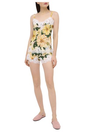 Женские шелковые шорты DOLCE & GABBANA желтого цвета по цене 39950 руб., арт. 03A02T/FSA0E | Фото 2 Женские шелковые шорты DOLCE & GABBANA желтого цвета, арт. 03A02T/FSA0E | Фото 2