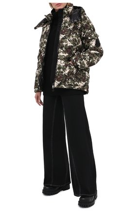 Женский пуховая куртка MONCLER хаки цвета по цене 158900 руб., арт. F2-093-1A550-00-54AND | Фото 2 Женский пуховая куртка MONCLER хаки цвета, арт. F2-093-1A550-00-54AND | Фото 2