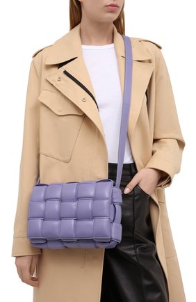 Женская сумка padded cassette BOTTEGA VENETA сиреневого цвета по цене 199500 руб., арт. 591970/VCQR1 | Фото 2 Женская сумка padded cassette BOTTEGA VENETA сиреневого цвета, арт. 591970/VCQR1 | Фото 2