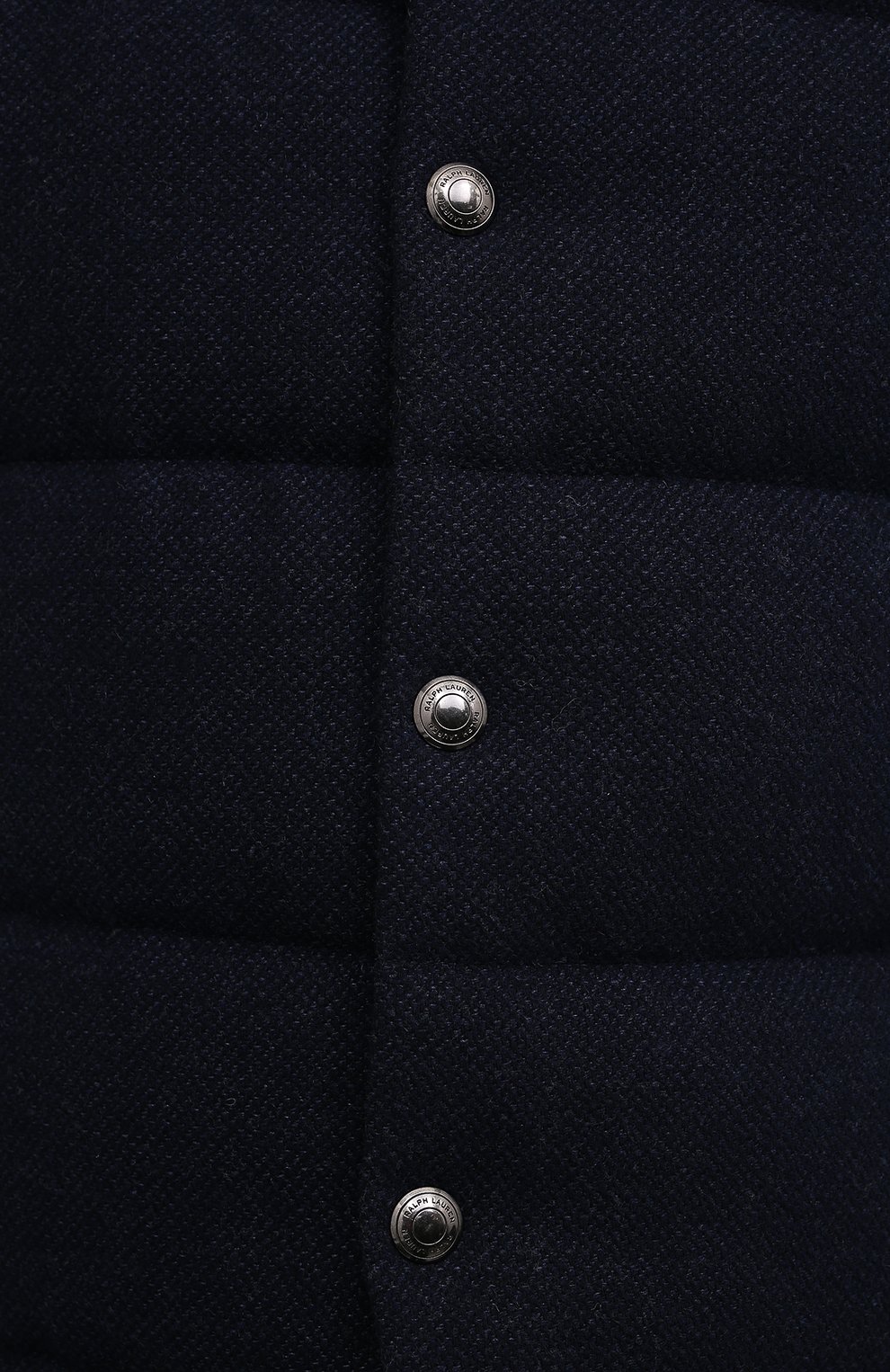 Мужской пуховый жилет RALPH LAUREN темно-синего цвета, арт. 790799086 | Фото 5 (Кросс-КТ: Куртка, Пуховик; Материал внешний: Шерсть, Лен; Региональные ограничения белый список (Axapta Mercury): RU; Материал подклада: Синтетический материал; Длина (верхняя одежда): Короткие; Материал утеплителя: Пух и перо; Стили: Кэжуэл)