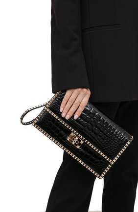 Женский клатч valentino garavani rockstud из кожи аллигатора VALENTINO черного цвета по цене 952000 руб., арт. RW2B0D18/C0D/AMIS | Фото 2 Женский клатч valentino garavani rockstud из кожи аллигатора VALENTINO черного цвета, арт. RW2B0D18/C0D/AMIS | Фото 2