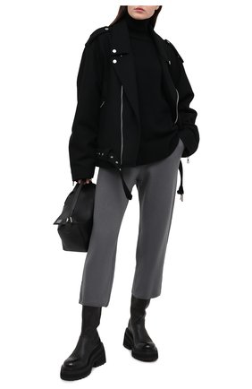 Женские шерстяные брюки STELLA MCCARTNEY серого цвета по цене 85150 руб., арт. 602204/S2221 | Фото 2 Женские шерстяные брюки STELLA MCCARTNEY серого цвета, арт. 602204/S2221 | Фото 2 (Материал внешний: Шерсть; Длина (брюки, джинсы): Укороченные; Женское Кросс-КТ: Брюки-одежда; Силуэт Ж (брюки и джинсы): Прямые; Стили: Спорт-шик; Региональные ограничения белый список (Axapta Mercury): RU)