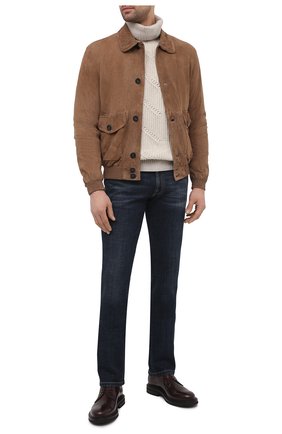 Мужской замшевый бомбер GIORGIO ARMANI коричневого цвета по цене 286000 руб., арт. ASR83P/ASP84 | Фото 2 Мужской замшевый бомбер GIORGIO ARMANI коричневого цвета, арт. ASR83P/ASP84 | Фото 2 (Длина (верхняя одежда): Короткие; Принт: Без принта; Мужское Кросс-КТ: Кожа и замша; Кросс-КТ: Куртка; Стили: Кэжуэл; Рукава: Длинные; Материал подклада: Купро; Материал внешний: Замша)