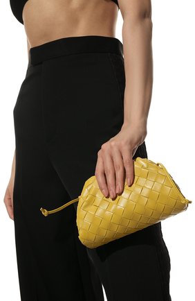 Женский клатч pouch 20 BOTTEGA VENETA желтого цвета по цене 124500 руб., арт. 585852/VCPP1 | Фото 2 Женский клатч pouch 20 BOTTEGA VENETA желтого цвета, арт. 585852/VCPP1 | Фото 2