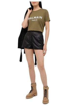 Женская хлопковая футболка BALMAIN хаки цвета по цене 31400 руб., арт. VF11350/B012 | Фото 2 Женская хлопковая футболка BALMAIN хаки цвета, арт. VF11350/B012 | Фото 2