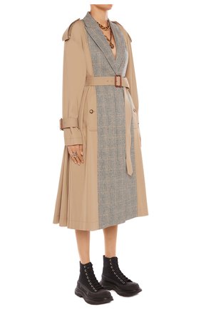Женский тренч ALEXANDER MCQUEEN бежевого цвета по цене 299500 руб., арт. 645617/QFAAA | Фото 2 Женский тренч ALEXANDER MCQUEEN бежевого цвета, арт. 645617/QFAAA | Фото 2