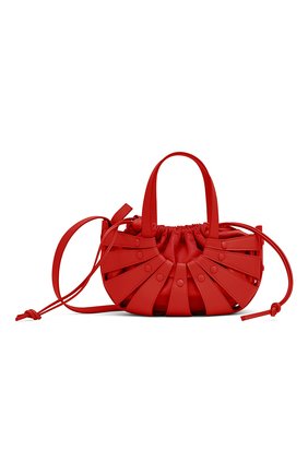 Женская сумка shell BOTTEGA VENETA красного цвета по цене 175000 руб., арт. 651819/VMAUH | Фото 1 Женская сумка shell BOTTEGA VENETA красного цвета, арт. 651819/VMAUH | Фото 1