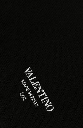 Мужские хлопковые носки VALENTINO черного цвета по цене 8995 руб., арт. VV3KI00W756 | Фото 2 Мужские хлопковые носки VALENTINO черного цвета, арт. VV3KI00W756 | Фото 2