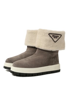 Женские замшевые сапоги PRADA серого цвета по цене 110000 руб., арт. 1T502M-JFT-F00M4-ZF45 | Фото 1 Женские замшевые сапоги PRADA серого цвета, арт. 1T502M-JFT-F00M4-ZF45 | Фото 1 (Высота голенища: Средние; Каблук высота: Без каблука; Каблук тип: Устойчивый; Материал внешний: Шерсть, Замша; Подошва: Платформа)