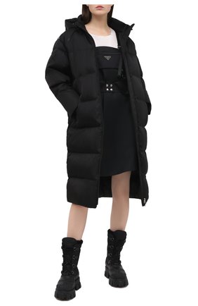 Женская пуховик PRADA черного цвета по цене 265000 руб., арт. 291817-1YFL-F0002-202 | Фото 2 Женская пуховик PRADA черного цвета, арт. 291817-1YFL-F0002-202 | Фото 2