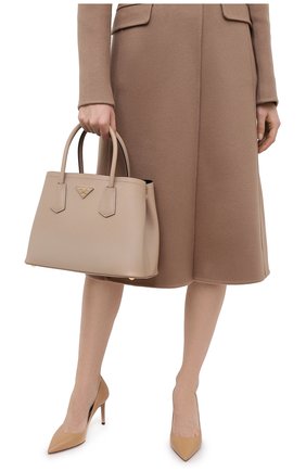 Женская сумка prada double medium PRADA бежевого цвета по цене 220000 руб., арт. 1BG887-2A4A-F0LL5-OOO | Фото 2 Женская сумка prada double medium PRADA бежевого цвета, арт. 1BG887-2A4A-F0LL5-OOO | Фото 2