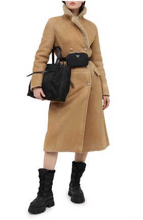 Женская дубленка PRADA бежевого цвета по цене 660000 руб., арт. 56914-1UV4-F0Q36 | Фото 2 Женская дубленка PRADA бежевого цвета, арт. 56914-1UV4-F0Q36 | Фото 2