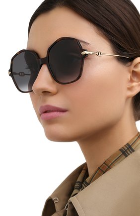 Женские солнцезащитные очки DIOR черного цвета по цене 29950 руб., арт. DI0RLINK2 086 | Фото 2 Женские солнцезащитные очки DIOR черного цвета, арт. DI0RLINK2 086 | Фото 2