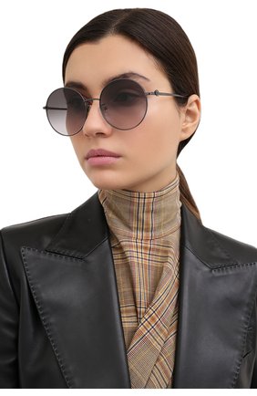 Женские солнцезащитные очки ALEXANDER MCQUEEN черного цвета по цене 32300 руб., арт. AM0275S 001 | Фото 2 Женские солнцезащитные очки ALEXANDER MCQUEEN черного цвета, арт. AM0275S 001 | Фото 2