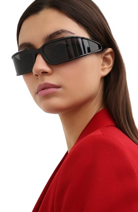 Женские солнцезащитные очки BALENCIAGA черного цвета по цене 32600 руб., арт. BB0123S 001 | Фото 2 Женские солнцезащитные очки BALENCIAGA черного цвета, арт. BB0123S 001 | Фото 2