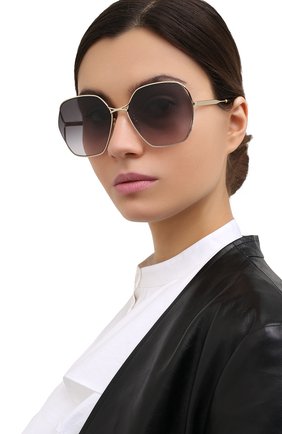 Женские солнцезащитные очки GUCCI серого цвета по цене 37400 руб., арт. GG0818SA 001 | Фото 2 Женские солнцезащитные очки GUCCI серого цвета, арт. GG0818SA 001 | Фото 2