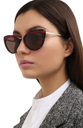 Женские солнцезащитные очки PRADA коричневого цвета по цене 23800 руб., арт. 25XS-32006B | Фото 2 Женские солнцезащитные очки PRADA коричневого цвета, арт. 25XS-32006B | Фото 2