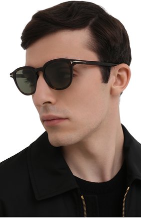 Мужские солнцезащитные очки TOM FORD коричневого цвета по цене 24400 руб., арт. TF816 52N 51 | Фото 2 Мужские солнцезащитные очки TOM FORD коричневого цвета, арт. TF816 52N 51 | Фото 2