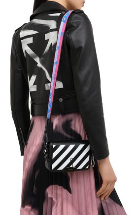 Женская сумка diag OFF-WHITE черно-белого цвета по цене 75050 руб., арт. 0WNA038R21LEA001 | Фото 2 Женская сумка diag OFF-WHITE черно-белого цвета, арт. 0WNA038R21LEA001 | Фото 2 (Ремень/цепочка: На ремешке; Сумки-технические: Сумки через плечо; Материал: Натуральная кожа; Размер: mini)